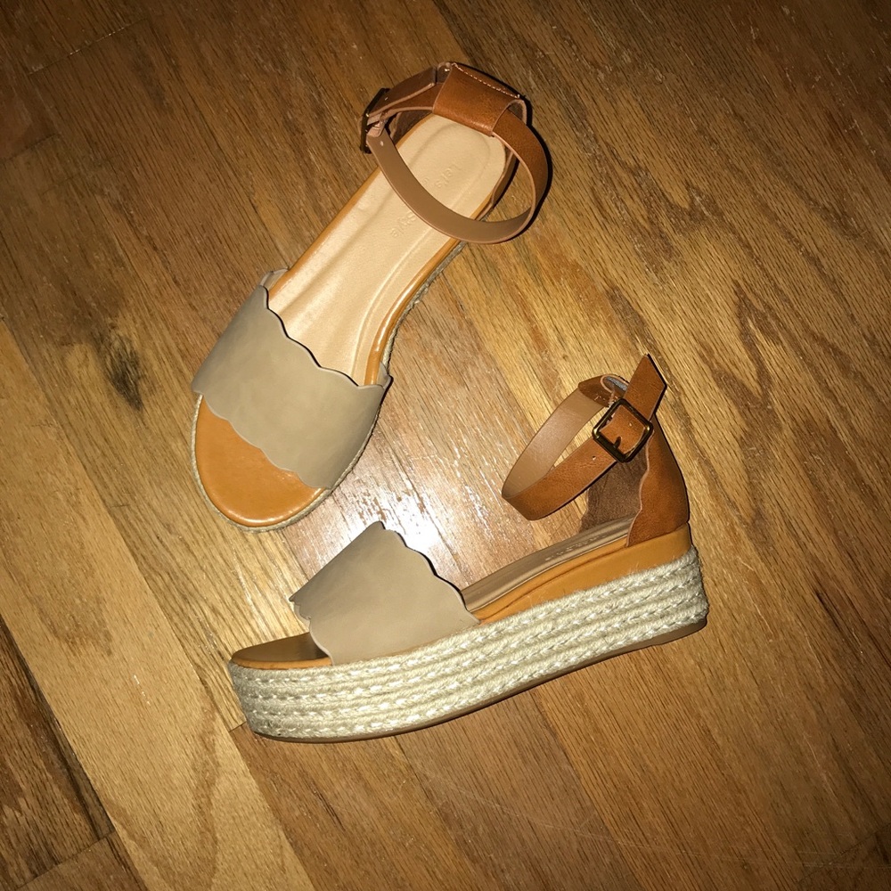 Two-Toned Scallop Espadrille